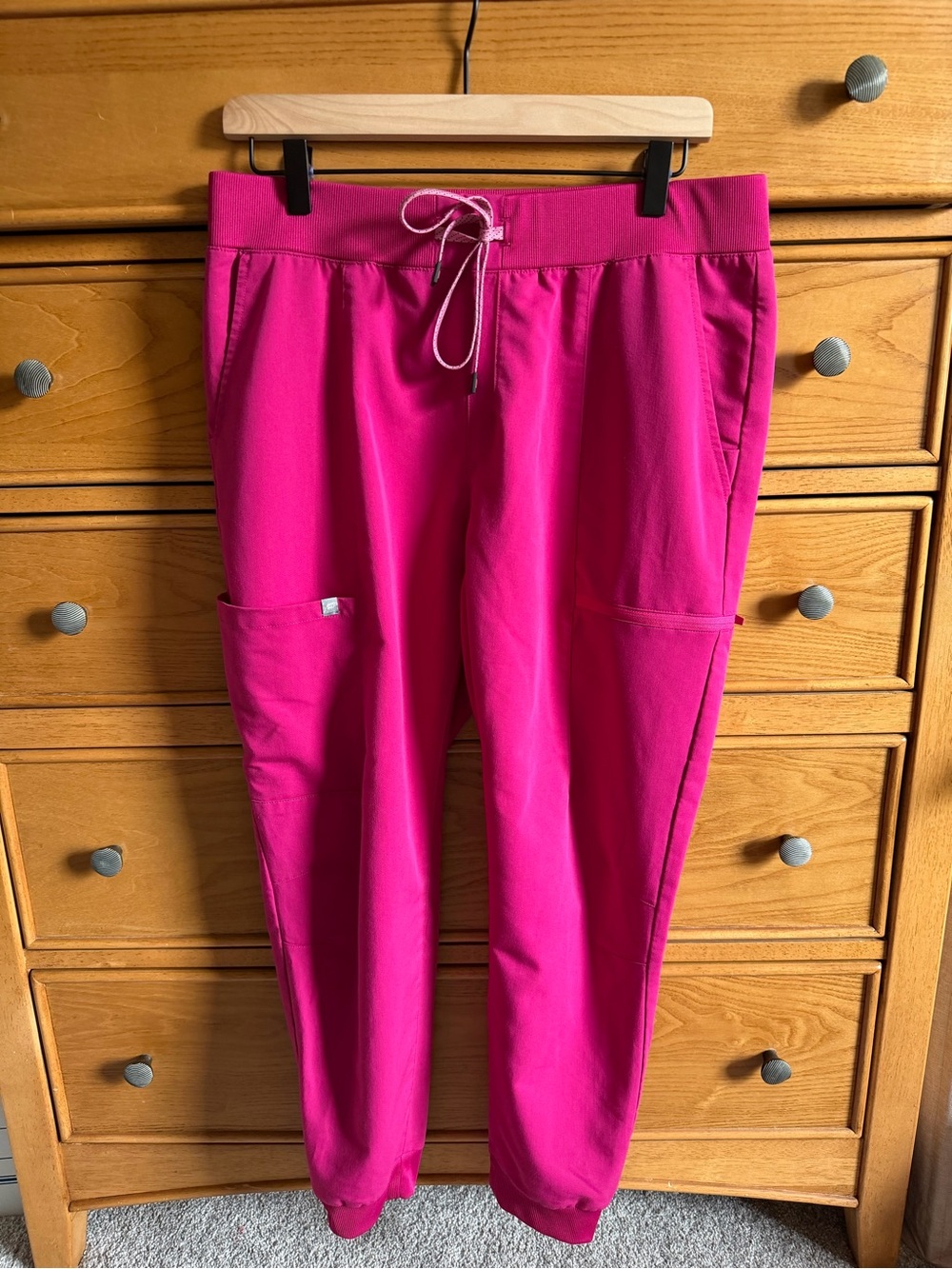 Fabletics All Shift Scrub Jogger Pants Mens Size L Short Bright Pink Workwear